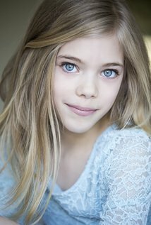 Elle McKinnon - ელი მაქკენონი