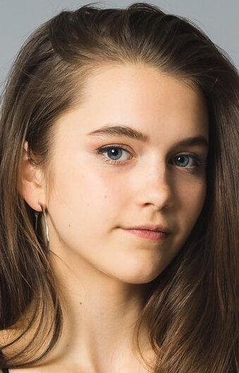 Chloe East - ქლოე ისტი