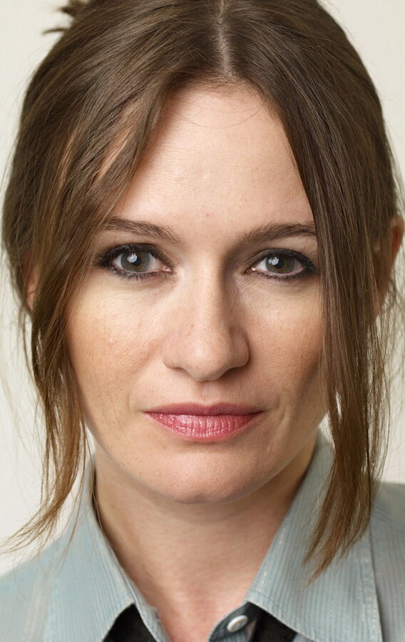 Emily Mortimer - ემილი მორტიმერი