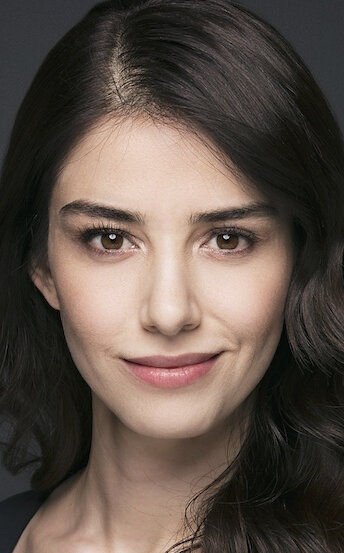 Озге Гюрель () все фильмы смотреть онлайн бесплатно